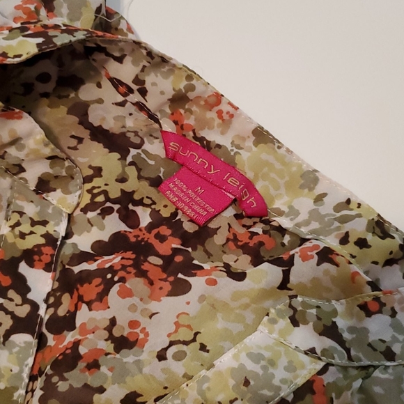 Sunny Leigh Sleeveless Ruffle Blouse - Picture 2 of 3